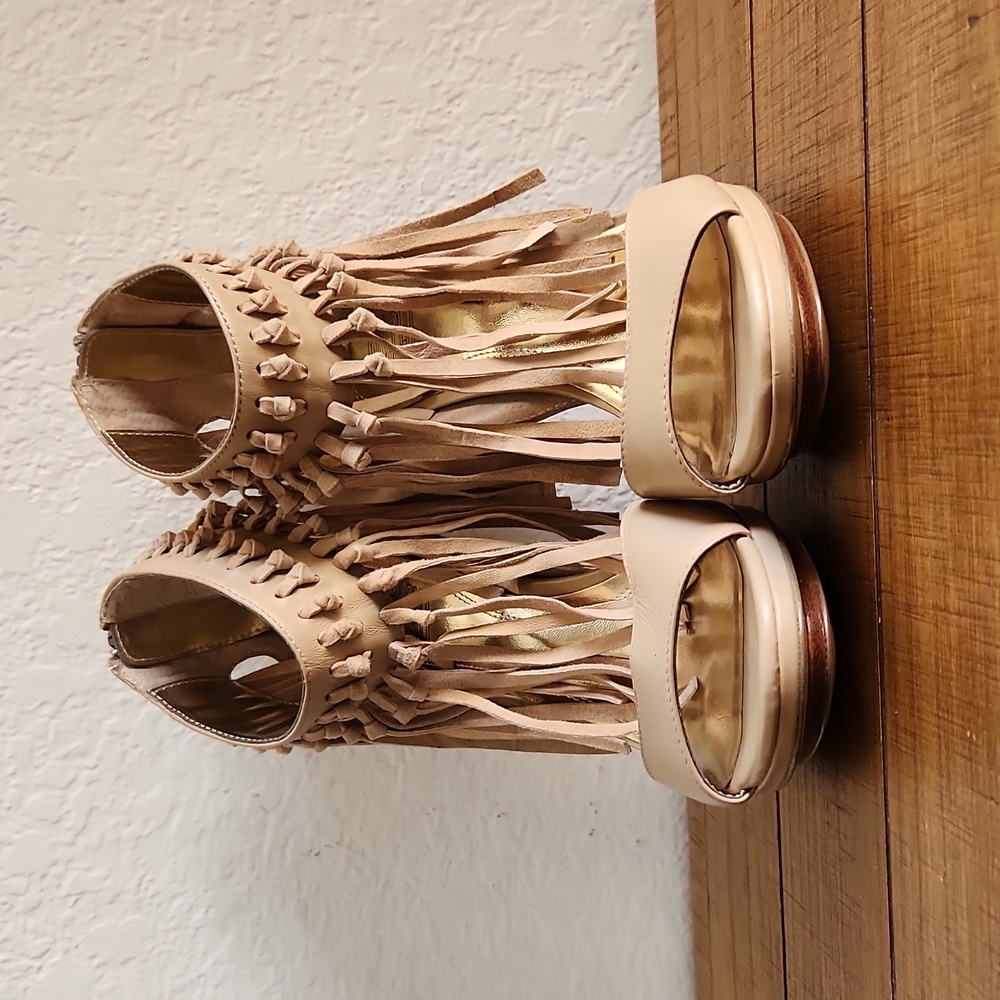 Carlos Falchi Falchi by Falchi Leather Amanda Beige Heels with Fringe sz 6.5